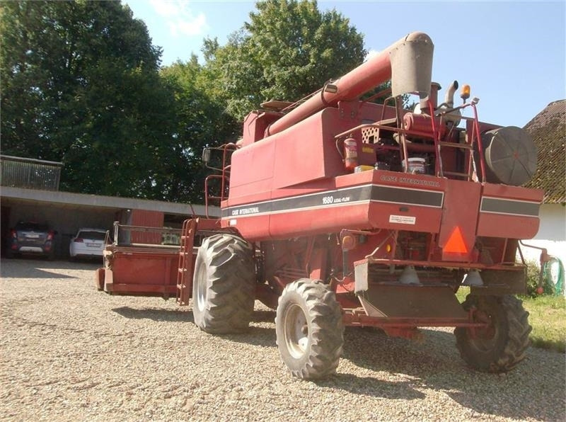 Case IH 1680 E 22 fod skærebord og ekstra bredde hjul - Kombain: pilt 5 Case IH 1680 E 22 fod skærebord og ekstra bredde hjul - Kombain: pilt 5