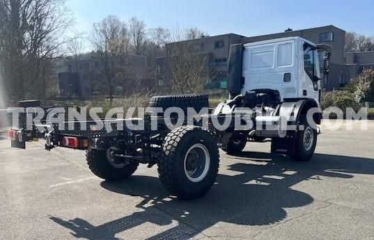 Iveco Eurocargo ML150E24WS 5.9L TURBO DIESEL 4x4 EURO3 CHASSIS CAB - EXPORT OUT EU - Kabiinišassiiga veoauto: pilt 2 Iveco Eurocargo ML150E24WS 5.9L TURBO DIESEL 4x4 EURO3 CHASSIS CAB - EXPORT OUT EU - Kabiinišassiiga veoauto: pilt 2