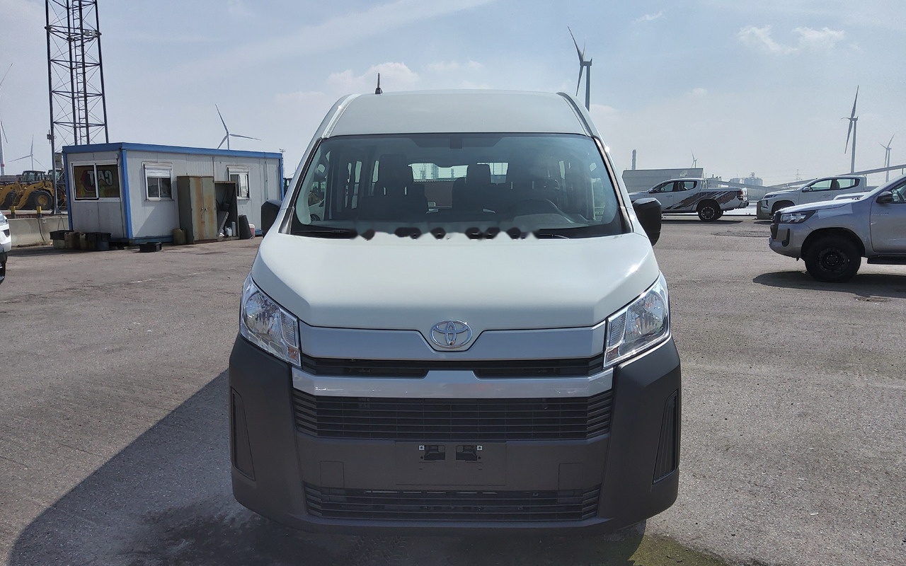 Toyota Hiace HIGH ROOF / TOIT HAUT 2.8L Diesel Manual base - Väikebuss, Mikrobuss: pilt 5 Toyota Hiace HIGH ROOF / TOIT HAUT 2.8L Diesel Manual base - Väikebuss, Mikrobuss: pilt 5