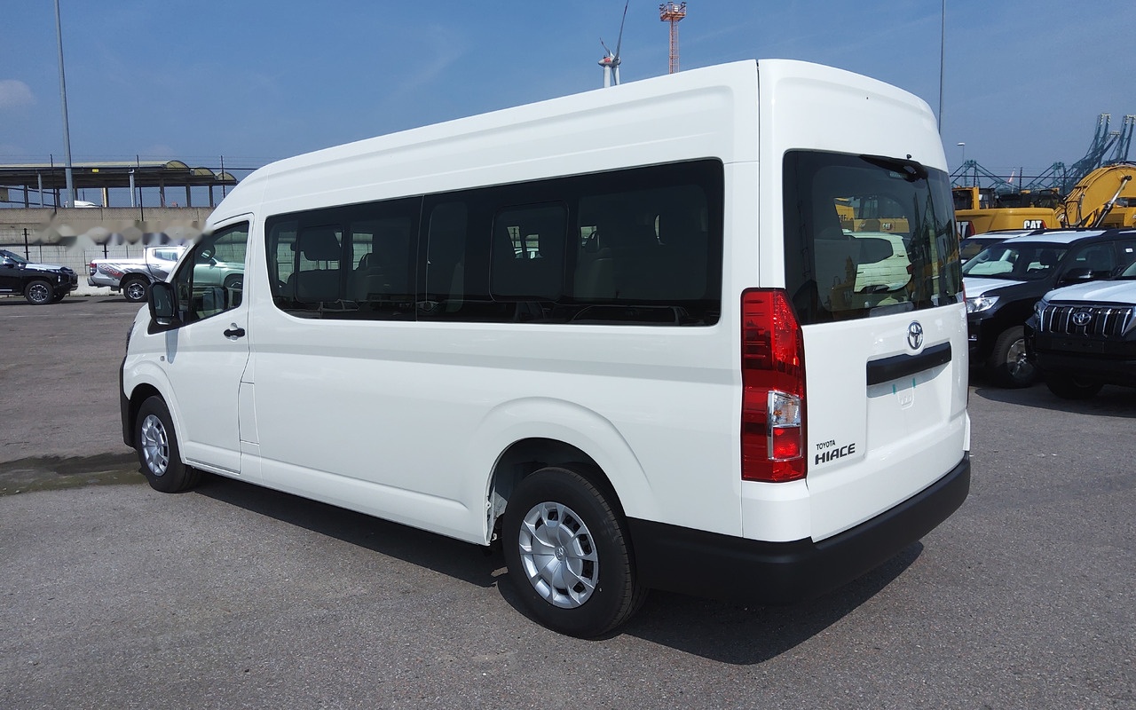 Toyota Hiace HIGH ROOF / TOIT HAUT 2.8L Diesel Manual base - Väikebuss, Mikrobuss: pilt 3 Toyota Hiace HIGH ROOF / TOIT HAUT 2.8L Diesel Manual base - Väikebuss, Mikrobuss: pilt 3