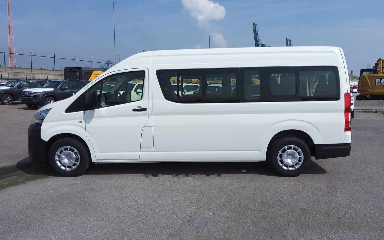Toyota Hiace HIGH ROOF / TOIT HAUT 2.8L Diesel Manual base - Väikebuss, Mikrobuss: pilt 4 Toyota Hiace HIGH ROOF / TOIT HAUT 2.8L Diesel Manual base - Väikebuss, Mikrobuss: pilt 4