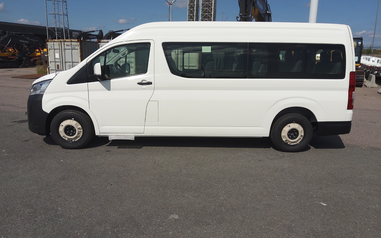 Toyota Hiace HIGH ROOF / TOIT HAUT 3.5L Petrol Manual - Väikebuss, Mikrobuss: pilt 3 Toyota Hiace HIGH ROOF / TOIT HAUT 3.5L Petrol Manual - Väikebuss, Mikrobuss: pilt 3