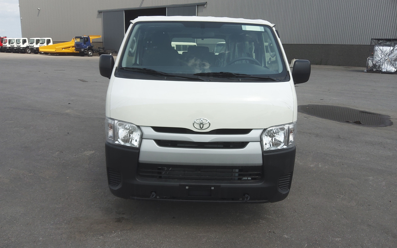 Toyota Hiace STANDARD ROOF 2.5L Diesel Manual - Väikebuss, Mikrobuss: pilt 2 Toyota Hiace STANDARD ROOF 2.5L Diesel Manual - Väikebuss, Mikrobuss: pilt 2