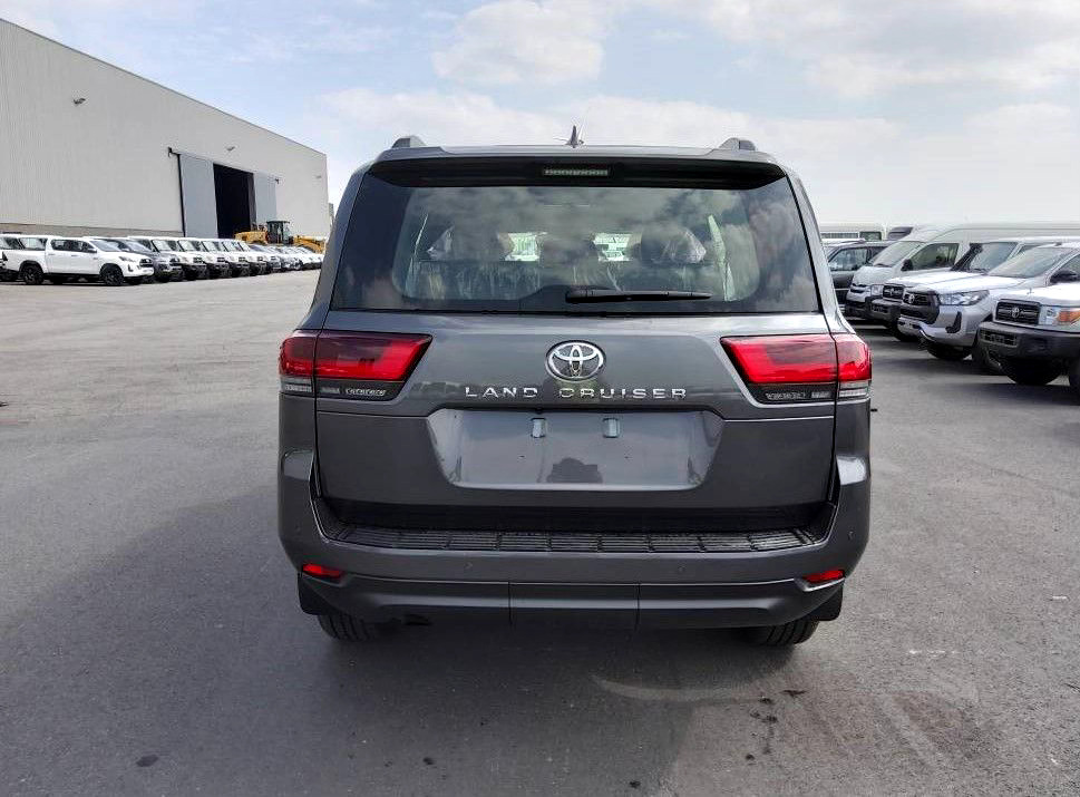 Toyota Land Cruiser 300 V6 VXR ZX 7 SEATERS / PLACES 3.5L Petrol Automatic AEOB - Auto: pilt 4 Toyota Land Cruiser 300 V6 VXR ZX 7 SEATERS / PLACES 3.5L Petrol Automatic AEOB - Auto: pilt 4