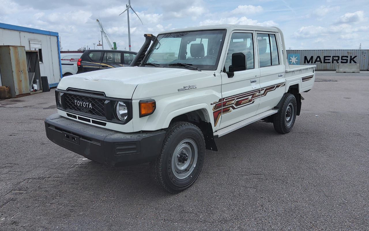 Toyota Toyota Land cruiser 79 grj double cabin 4.0L Petrol Manual 5 SEATS/PLACES - Pikap: pilt 1 Toyota Toyota Land cruiser 79 grj double cabin 4.0L Petrol Manual 5 SEATS/PLACES - Pikap: pilt 1