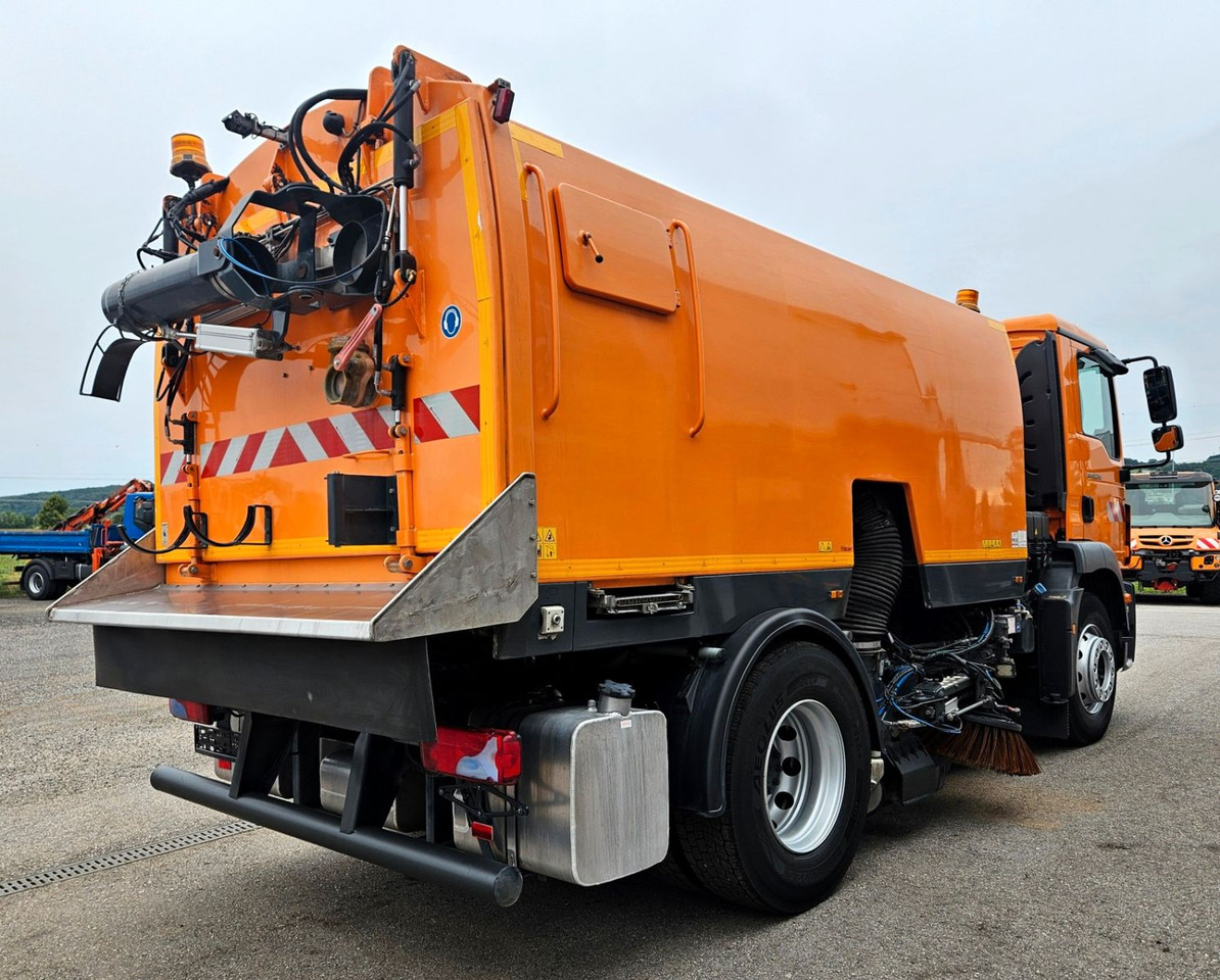 MAN TGM 18.250 Euro6 BROCK SL200 L+R Aufbaumotor - Tänavapühkimismasin: pilt 5 MAN TGM 18.250 Euro6 BROCK SL200 L+R Aufbaumotor - Tänavapühkimismasin: pilt 5