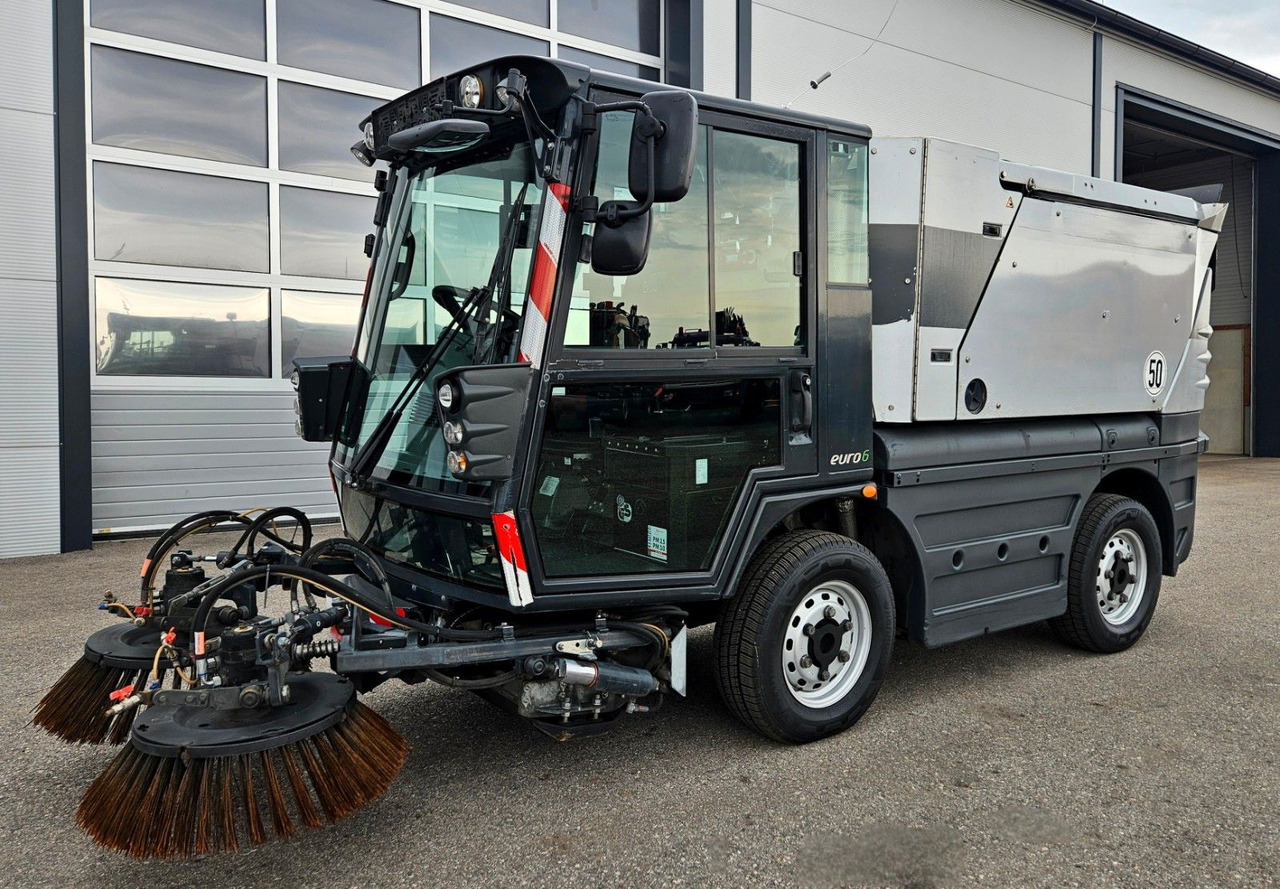 Schmidt Swingo Compact 200 Euro6 - Tänavapühkimismasin: pilt 1 Schmidt Swingo Compact 200 Euro6 - Tänavapühkimismasin: pilt 1