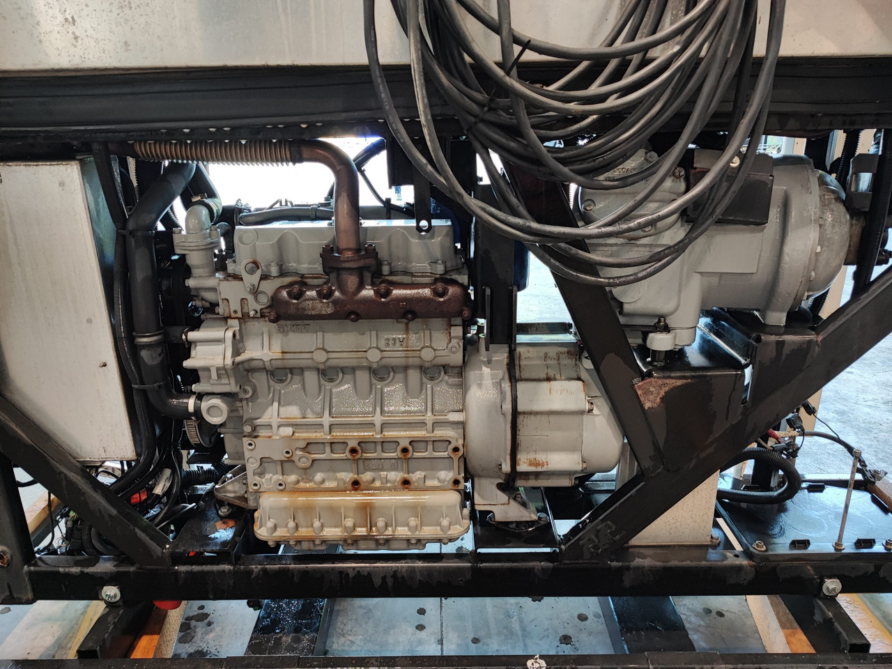 Motore Frigo Carrier Vector 1550 - Külmutusseade: pilt 3 Motore Frigo Carrier Vector 1550 - Külmutusseade: pilt 3