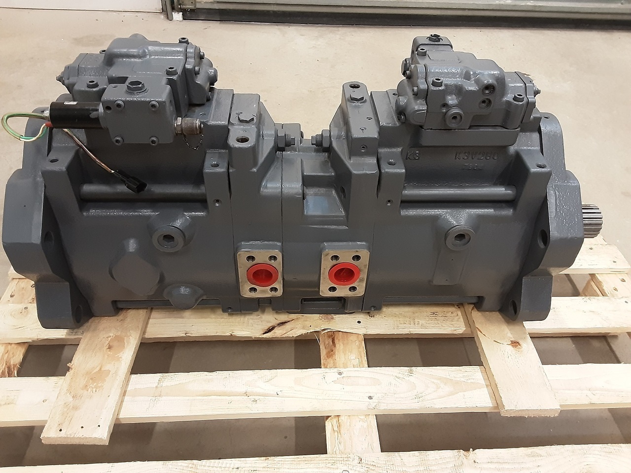 Kawasaki K3V280DTH1CDR-9N0Y-AVB - Hüdrauliline pump - Lintekskavaator: pilt 1 Kawasaki K3V280DTH1CDR-9N0Y-AVB - Hüdrauliline pump - Lintekskavaator: pilt 1