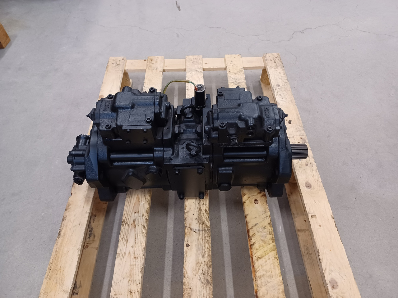 Kawasaki K5V140DTP1D9R-9N01 - Hüdrauliline pump - Lintekskavaator: pilt 3 Kawasaki K5V140DTP1D9R-9N01 - Hüdrauliline pump - Lintekskavaator: pilt 3