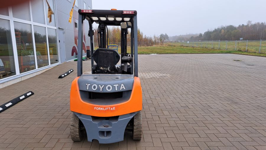 Toyota 02-8FDF20 - Diiseltõstuk: pilt 3 Toyota 02-8FDF20 - Diiseltõstuk: pilt 3