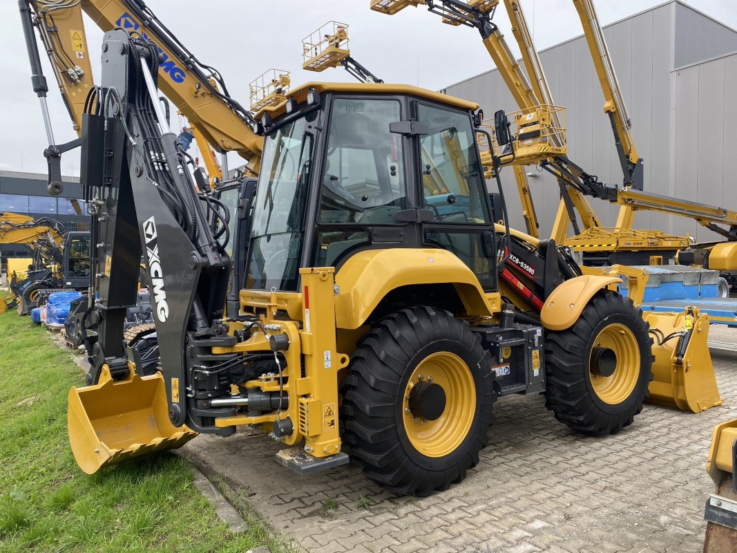 XCMG XC8-S3580 - Ekskavaator-laadur: pilt 2 XCMG XC8-S3580 - Ekskavaator-laadur: pilt 2