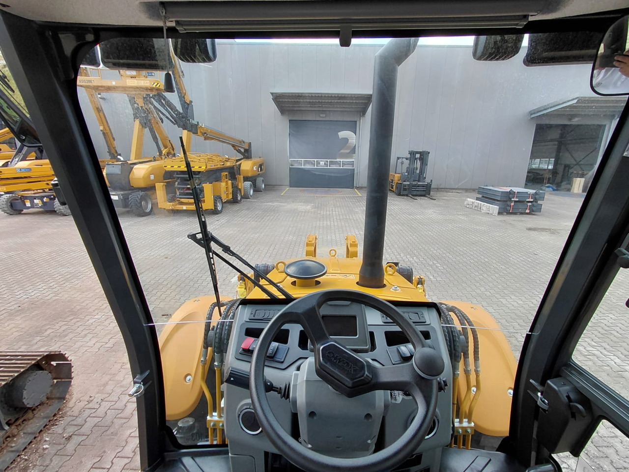 Ekskavaator-laadur XCMG XC8-S3580: pilt 6