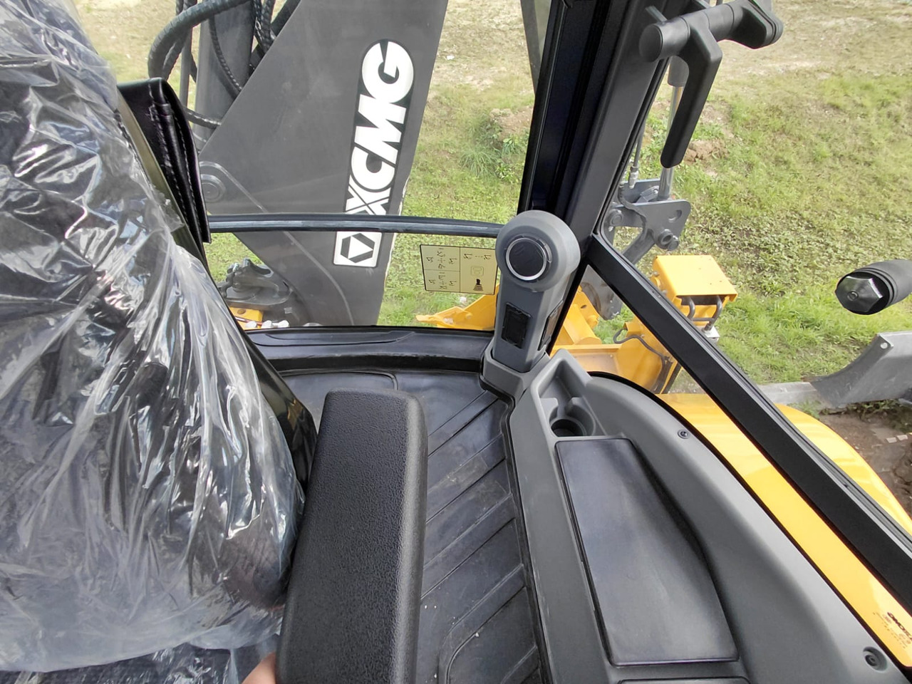 Ekskavaator-laadur XCMG XC8-S3580: pilt 10