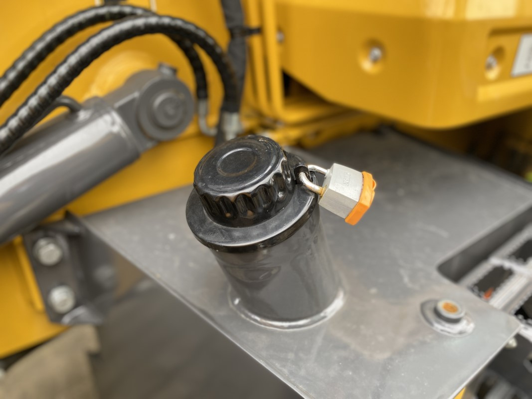 Ekskavaator-laadur XCMG XC8-S3580: pilt 16