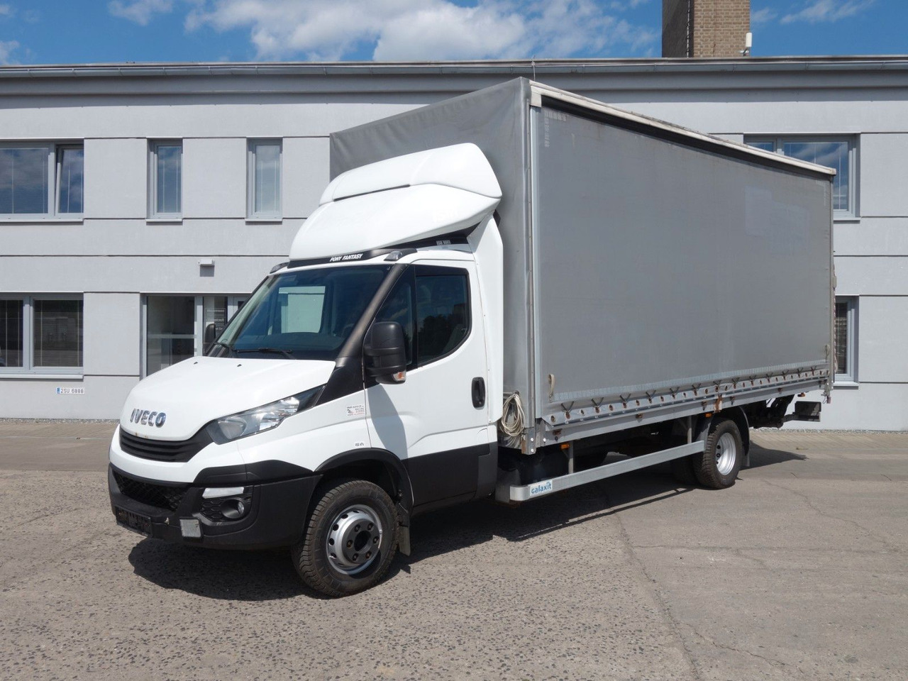 Iveco Daily 70C18 mit LBW - Tent tarbesõiduk: pilt 1 Iveco Daily 70C18 mit LBW - Tent tarbesõiduk: pilt 1