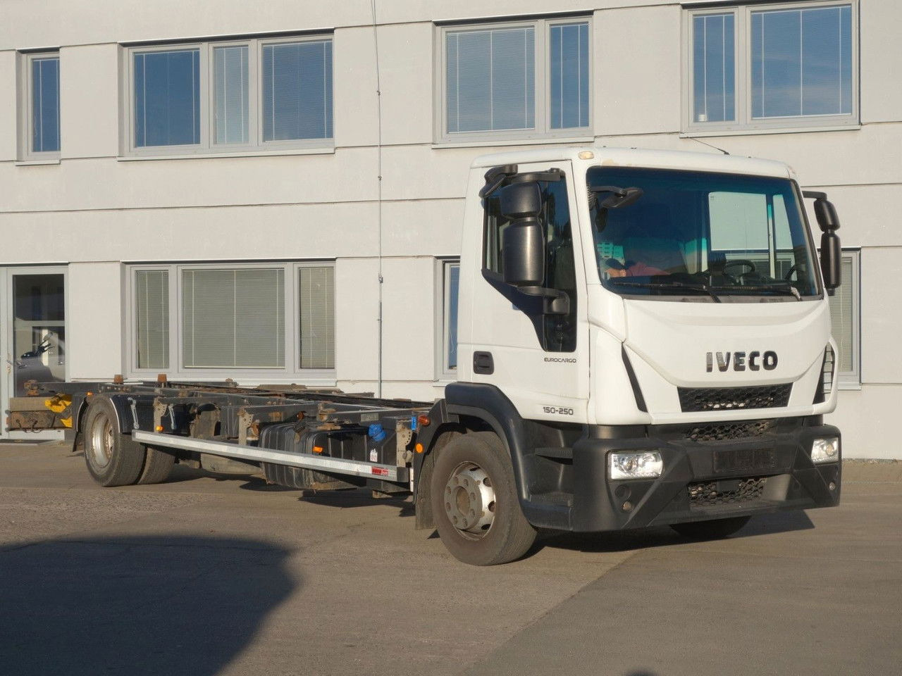 Iveco EuroCargo 150 150E 250 Wechselfahrgestel, BDFl - Konteinerveduk/ Tõstukiga veoauto: pilt 2 Iveco EuroCargo 150 150E 250 Wechselfahrgestel, BDFl - Konteinerveduk/ Tõstukiga veoauto: pilt 2