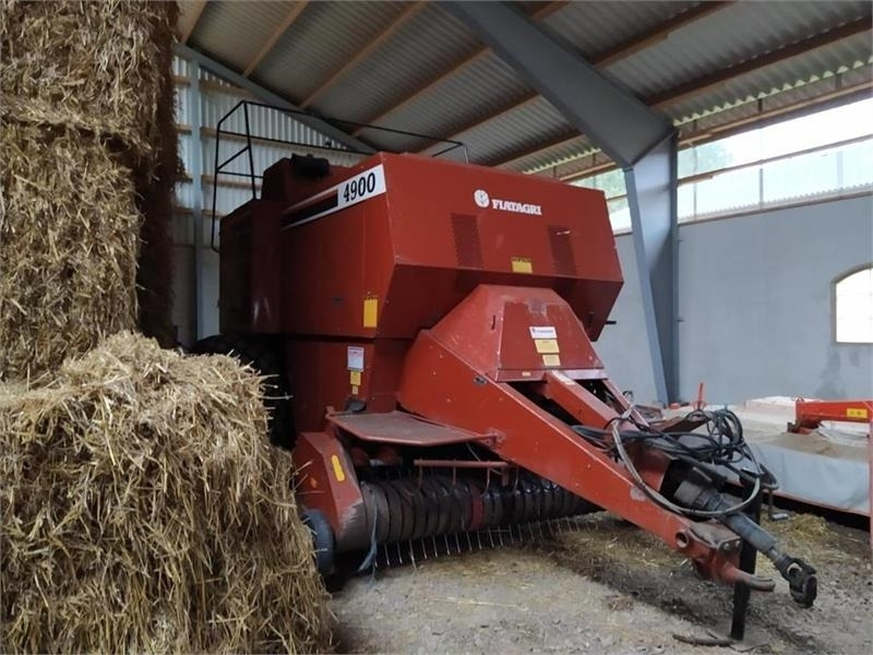 Hesston 4900 - Heinapress, kandiline: pilt 2 Hesston 4900 - Heinapress, kandiline: pilt 2