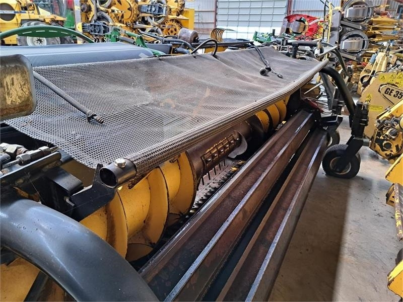 New Holland 283 Header - Kaarutusseadmed: pilt 3 New Holland 283 Header - Kaarutusseadmed: pilt 3