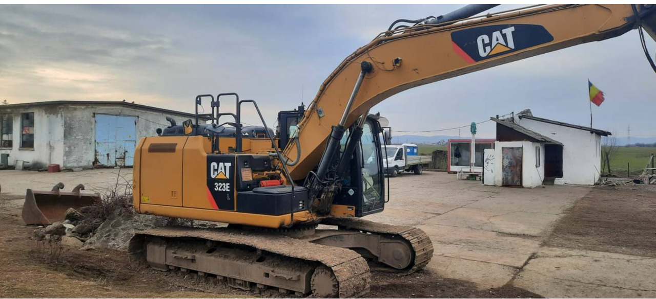 CAT 323EL - Lintekskavaator: pilt 2 CAT 323EL - Lintekskavaator: pilt 2