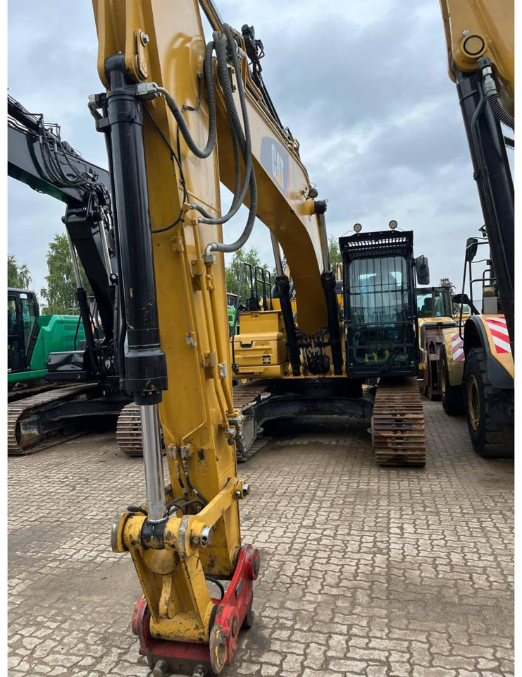 CAT 326FLN - Lintekskavaator: pilt 1 CAT 326FLN - Lintekskavaator: pilt 1