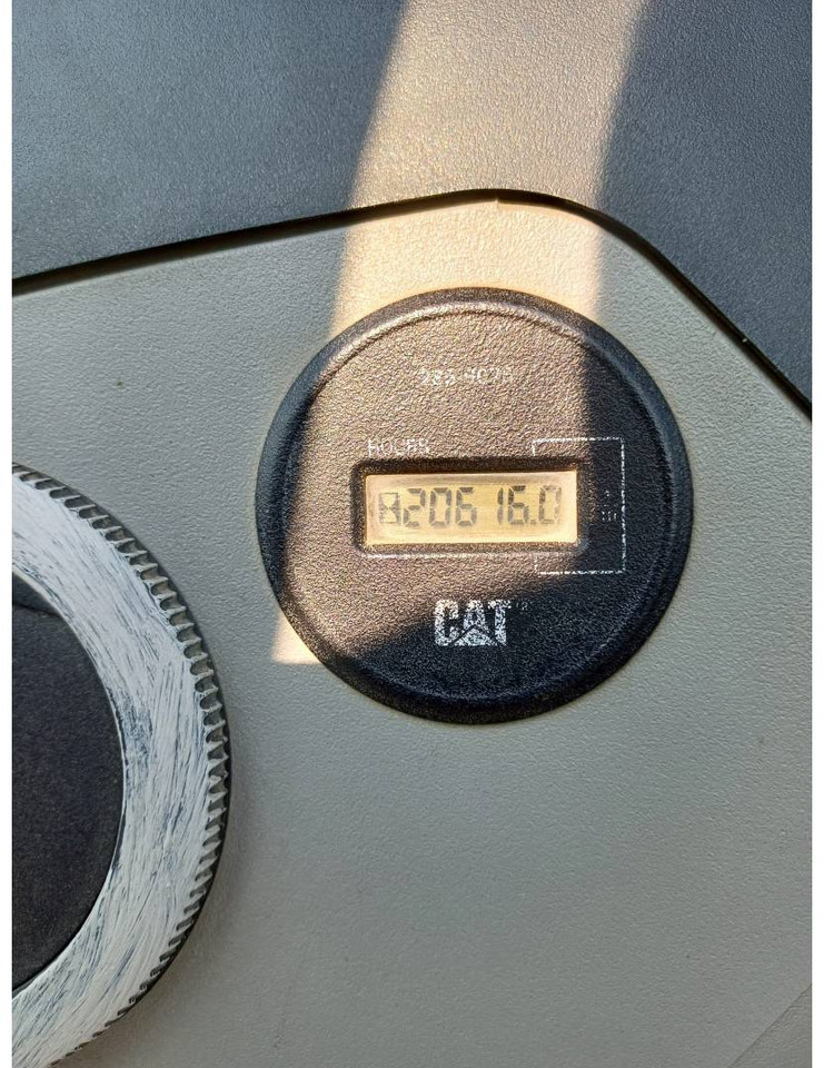 CAT 422E - Ekskavaator-laadur: pilt 5 CAT 422E - Ekskavaator-laadur: pilt 5