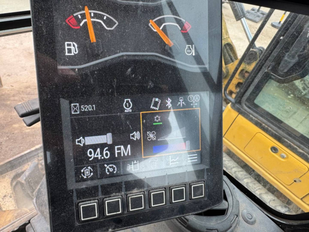 CAT 302CR - Lintekskavaator: pilt 5 CAT 302CR - Lintekskavaator: pilt 5