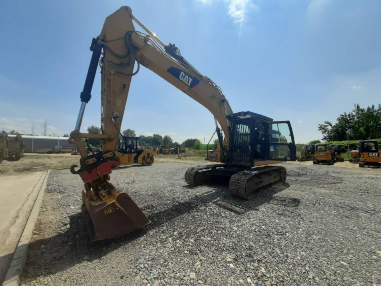 CAT 323FL - Lintekskavaator: pilt 1 CAT 323FL - Lintekskavaator: pilt 1