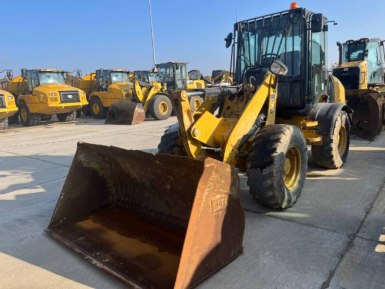 CAT 908M - Rataslaadur: pilt 1 CAT 908M - Rataslaadur: pilt 1