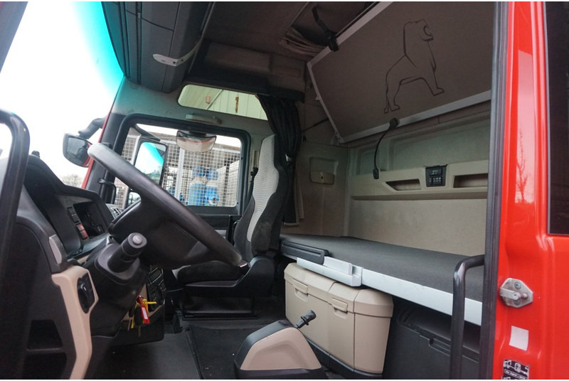 Kabiin ja interjöör - Veoauto MAN F99L41 TGX XXL EURO6 81.60000-7925: pilt 6