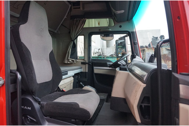 Kabiin ja interjöör - Veoauto MAN F99L41 TGX XXL EURO6 81.60000-7925: pilt 7