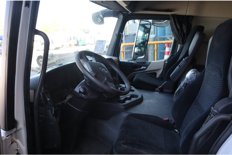 Mercedes-Benz AROCS L-CAB STREAMSPACE 2.3 96082015921314 - Kabiin ja interjöör - Veoauto: pilt 5 Mercedes-Benz AROCS L-CAB STREAMSPACE 2.3 96082015921314 - Kabiin ja interjöör - Veoauto: pilt 5