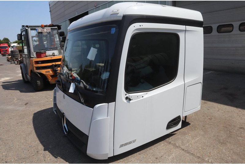 Mercedes-Benz AROCS M-CAB CLASSICSPACE 2.3M - Kabiin ja interjöör - Veoauto: pilt 2 Mercedes-Benz AROCS M-CAB CLASSICSPACE 2.3M - Kabiin ja interjöör - Veoauto: pilt 2
