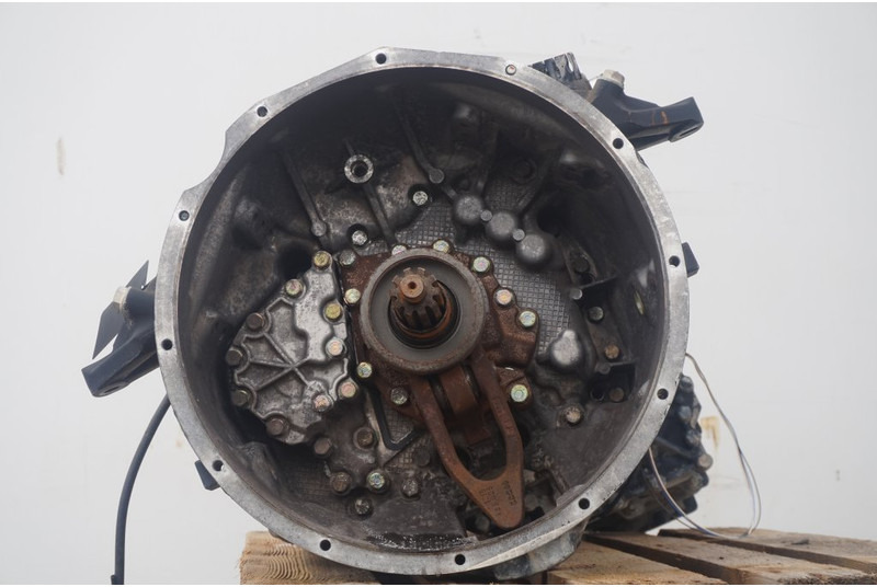 ZF 16S151OD+INT F2000 81.32003-6402 - Käigukast - Veoauto: pilt 2 ZF 16S151OD+INT F2000 81.32003-6402 - Käigukast - Veoauto: pilt 2