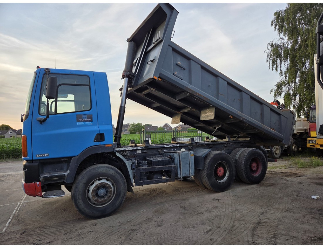 DAF 85 400 ATI 6x4 Tipper - Kallurauto: pilt 3 DAF 85 400 ATI 6x4 Tipper - Kallurauto: pilt 3