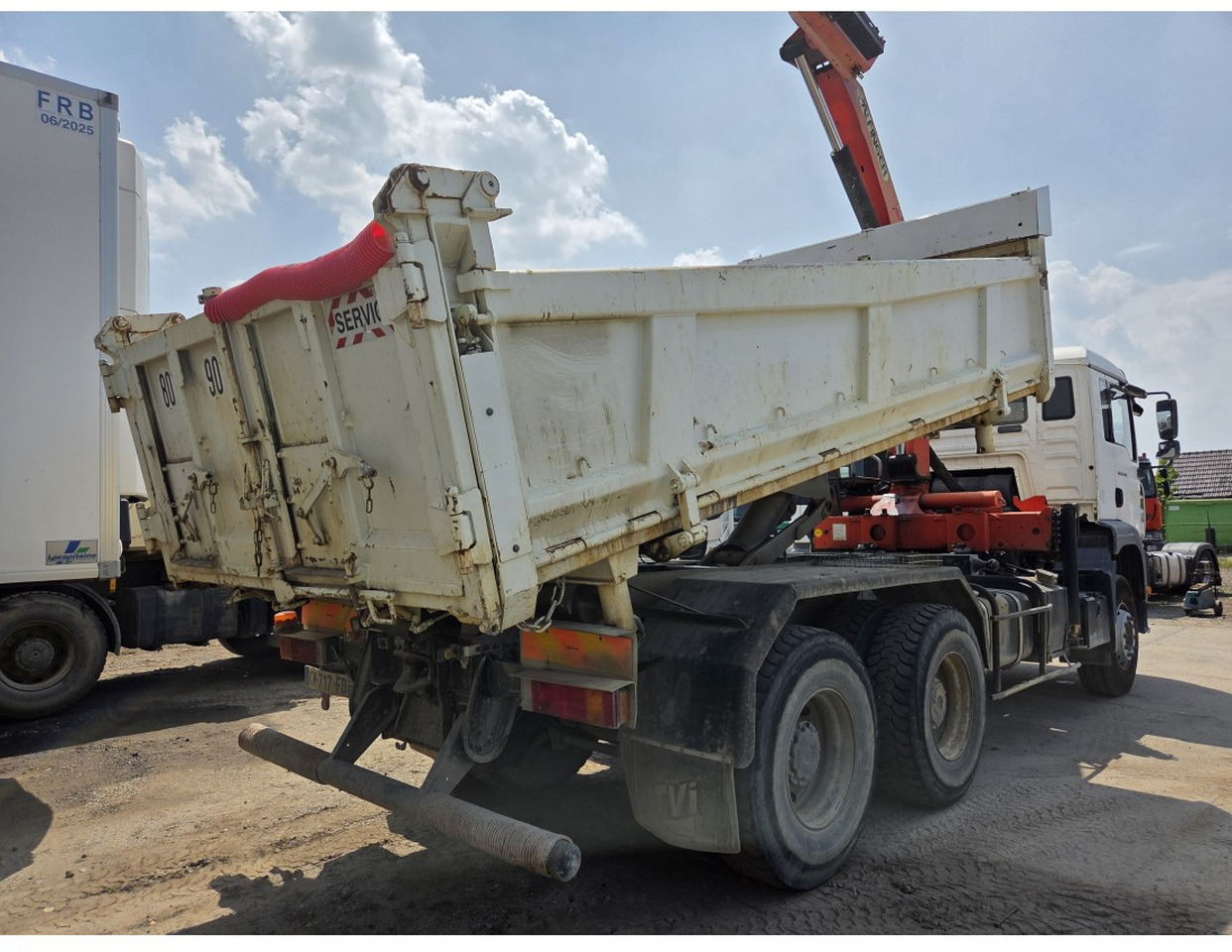 MAN TGA 26.350 6X4 BORDMATIC TIPPER CRANE PALFINGER PK15500 - Kallurauto, Kraanaga veoauto: pilt 2 MAN TGA 26.350 6X4 BORDMATIC TIPPER CRANE PALFINGER PK15500 - Kallurauto, Kraanaga veoauto: pilt 2