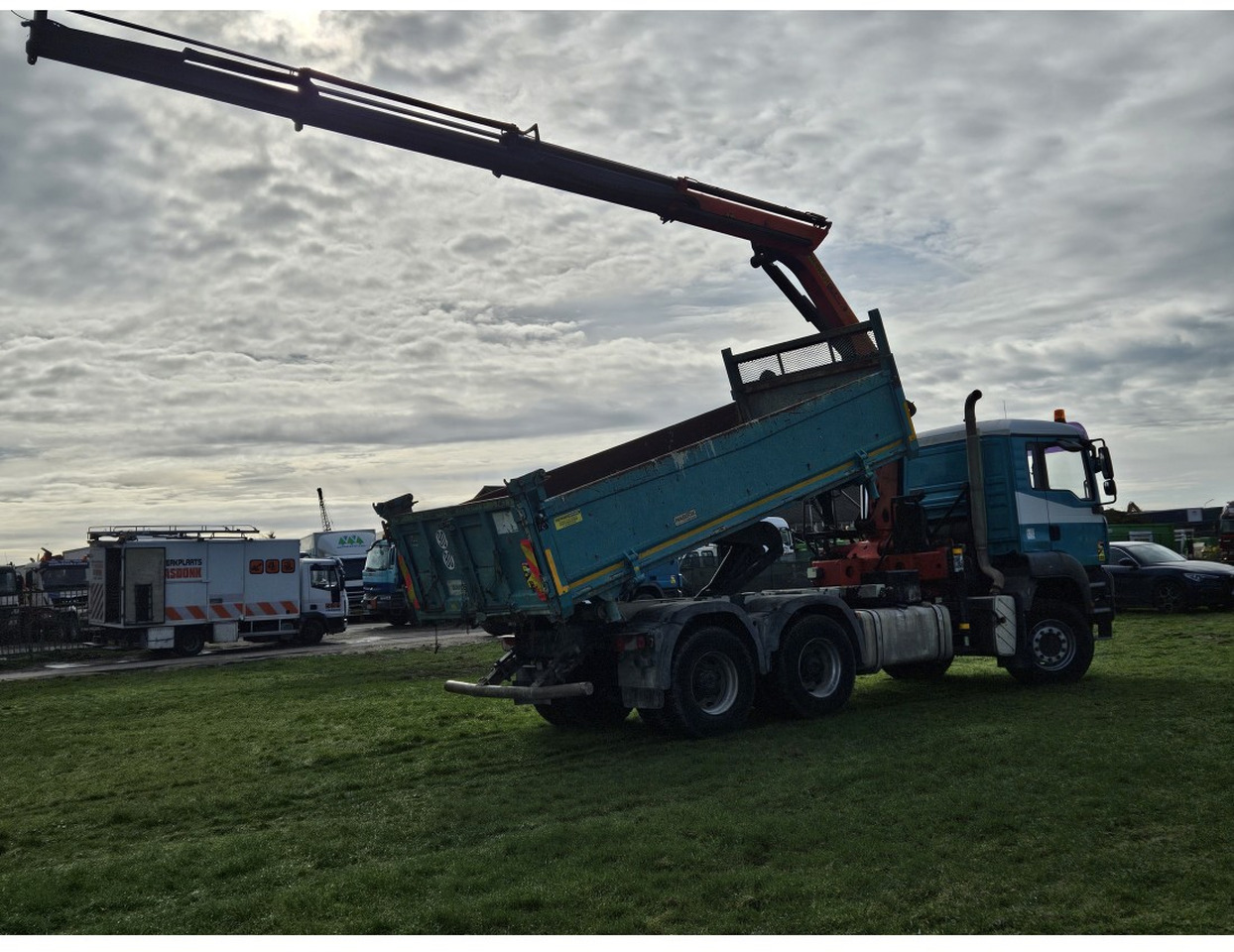 MAN TGA 33.360 TIPPER 3 SIDE CRANE PALFINGER 16502 *REMOTE CONTROL - Kallurauto: pilt 2 MAN TGA 33.360 TIPPER 3 SIDE CRANE PALFINGER 16502 *REMOTE CONTROL - Kallurauto: pilt 2