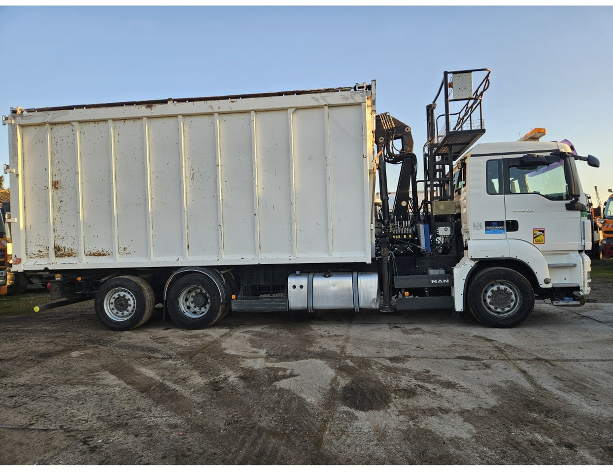 MAN TGS 26.400 6x2 steering axle lenk Tipper Crane Jonsered 1320 Z - Kallurauto, Kraanaga veoauto: pilt 4 MAN TGS 26.400 6x2 steering axle lenk Tipper Crane Jonsered 1320 Z - Kallurauto, Kraanaga veoauto: pilt 4