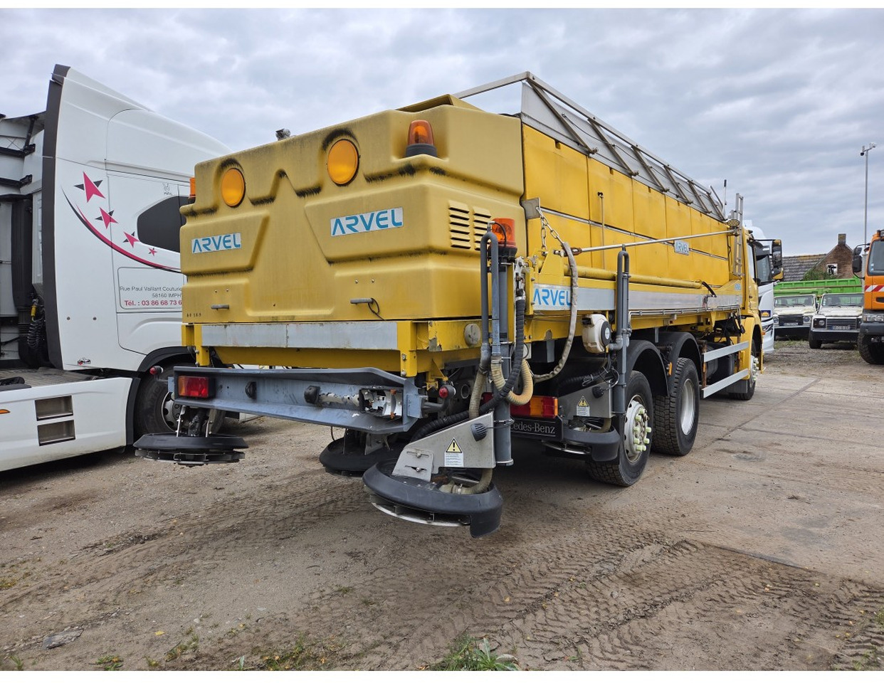 MERCEDES AXOR 2533 6X2 CHASSIS LOW MILEAGE - Kabiinišassiiga veoauto, Lumekoristusmasina: pilt 3 MERCEDES AXOR 2533 6X2 CHASSIS LOW MILEAGE - Kabiinišassiiga veoauto, Lumekoristusmasina: pilt 3