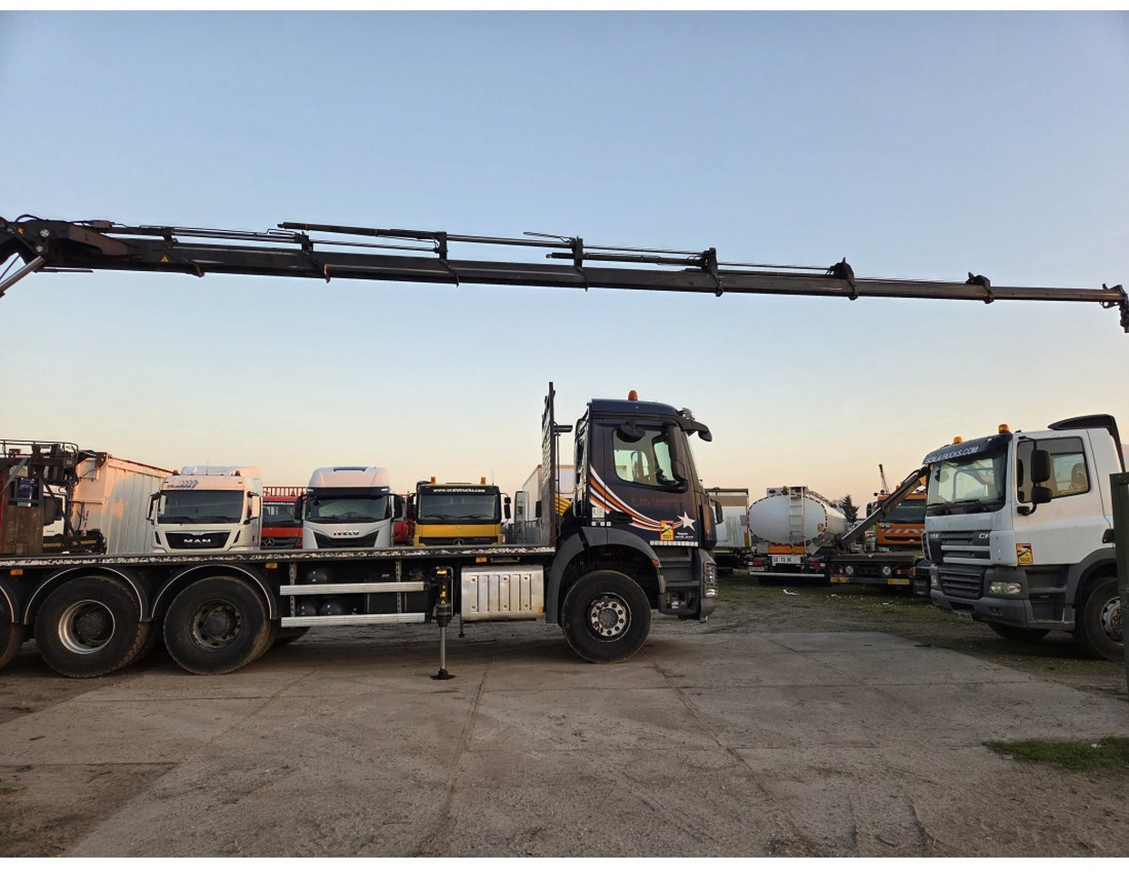 Mercedes Arocs 3240 8x4 Open Truck Crane HIAB X-HIDUO 258 E-7 7 extensions - Madelveok/ Platvormveok, Kraanaga veoauto: pilt 4 Mercedes Arocs 3240 8x4 Open Truck Crane HIAB X-HIDUO 258 E-7 7 extensions - Madelveok/ Platvormveok, Kraanaga veoauto: pilt 4