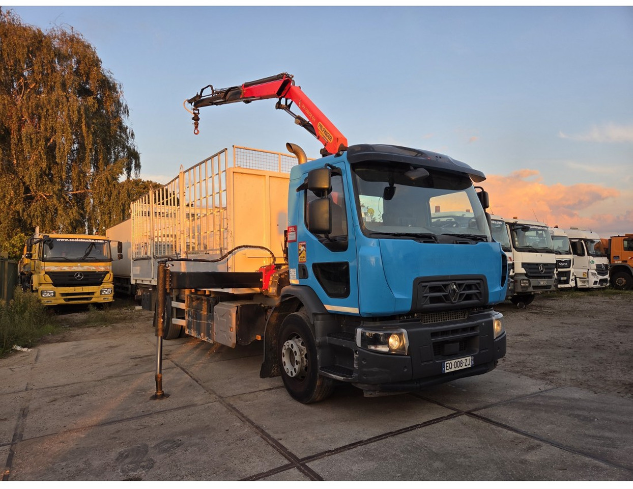 Renault C 280 4X2 Palfinger PK12002 EH Kran Crane Remote Control Automat flatbed truck - Madelveok/ Platvormveok, Kraanaga veoauto: pilt 4 Renault C 280 4X2 Palfinger PK12002 EH Kran Crane Remote Control Automat flatbed truck - Madelveok/ Platvormveok, Kraanaga veoauto: pilt 4
