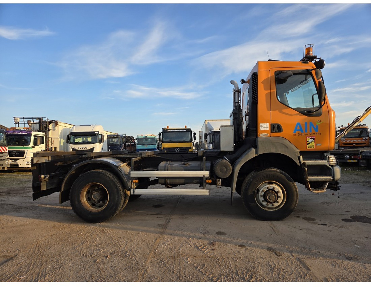 Renault Kerax 260 4x4 Chassis Manual Gearbox Mechanical pump Pompe Mecanique - Kabiinišassiiga veoauto: pilt 4 Renault Kerax 260 4x4 Chassis Manual Gearbox Mechanical pump Pompe Mecanique - Kabiinišassiiga veoauto: pilt 4