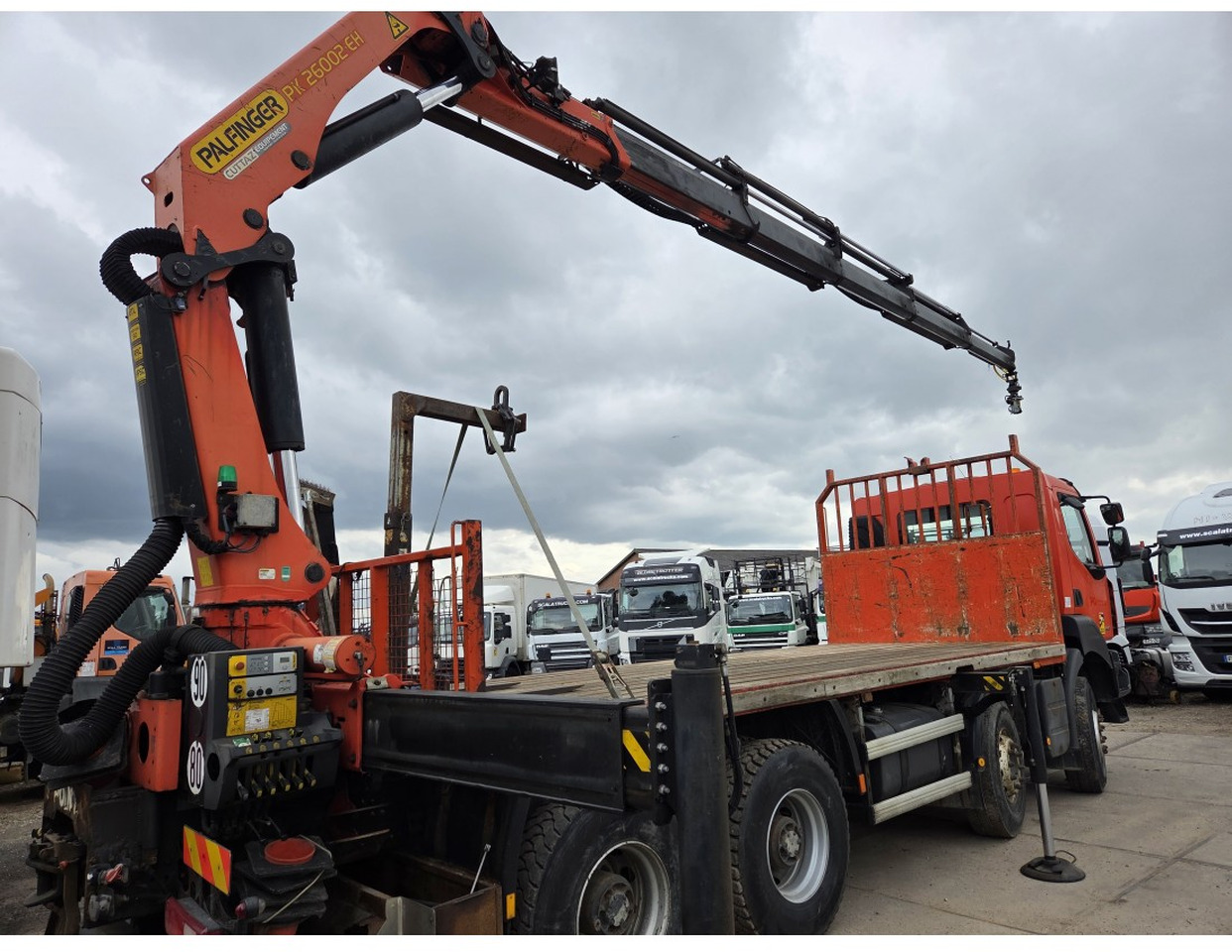 Renault Kerax 430 8X4 Flatbed Crane Palfinger PK26002EH 26 ton 5 Extensions *Retarder - Madelveok/ Platvormveok, Kraanaga veoauto: pilt 2 Renault Kerax 430 8X4 Flatbed Crane Palfinger PK26002EH 26 ton 5 Extensions *Retarder - Madelveok/ Platvormveok, Kraanaga veoauto: pilt 2