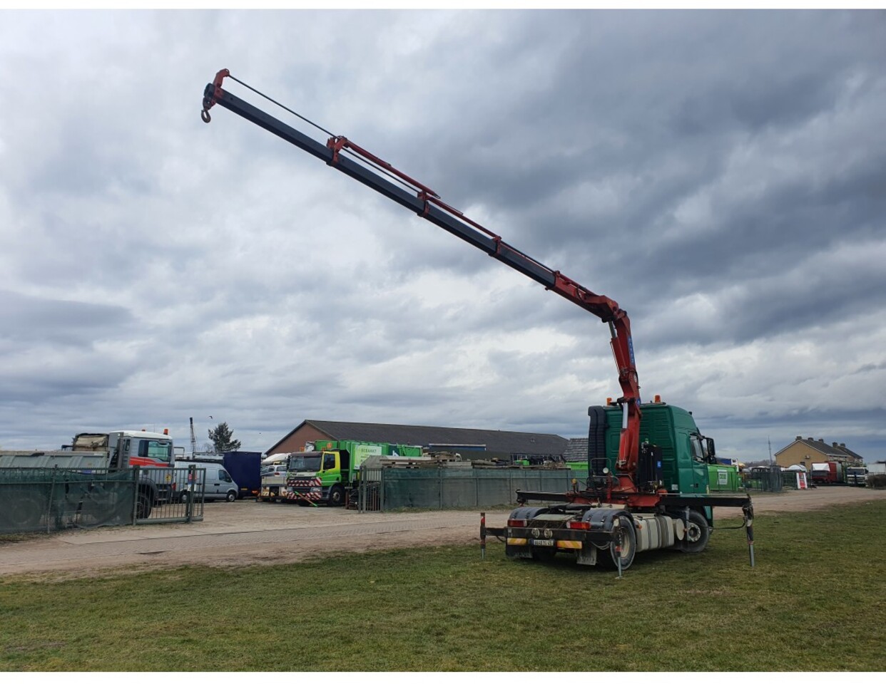 VOLVO FH 420 4X2 EURO 3 CRANE EFFER 25T 13M REMOTE CONTROL MANUAL RETARDER - Sadulveok: pilt 2 VOLVO FH 420 4X2 EURO 3 CRANE EFFER 25T 13M REMOTE CONTROL MANUAL RETARDER - Sadulveok: pilt 2