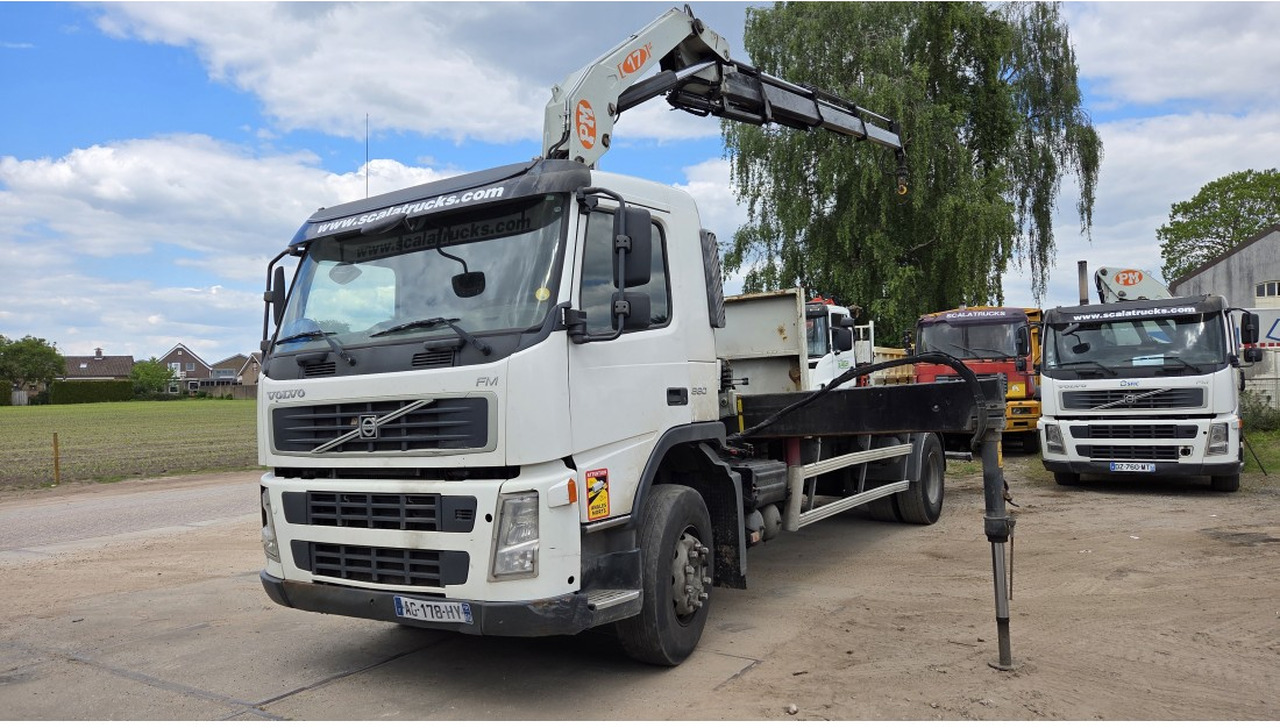 VOLVO FM 330 FLATBED 4X2 PM 17 LC 17 TON - Madelveok/ Platvormveok, Kraanaga veoauto: pilt 1 VOLVO FM 330 FLATBED 4X2 PM 17 LC 17 TON - Madelveok/ Platvormveok, Kraanaga veoauto: pilt 1