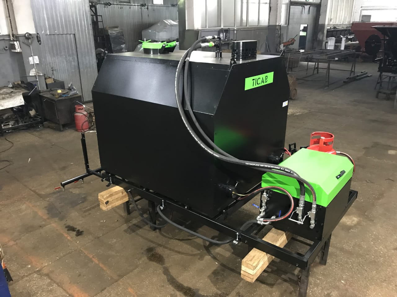 TICAB Manufacturer, Bitumen Sprayer, Asphalt Distributor, 2000L - Gudronaator: pilt 2 TICAB Manufacturer, Bitumen Sprayer, Asphalt Distributor, 2000L - Gudronaator: pilt 2