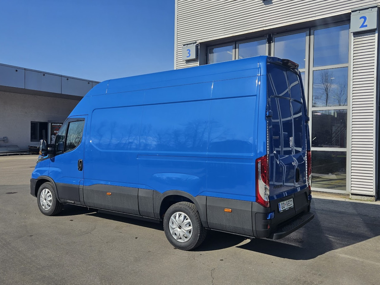 IVECO Daily 35 C 18H - Mikrobuss, Elektrikaubik: pilt 3 IVECO Daily 35 C 18H - Mikrobuss, Elektrikaubik: pilt 3