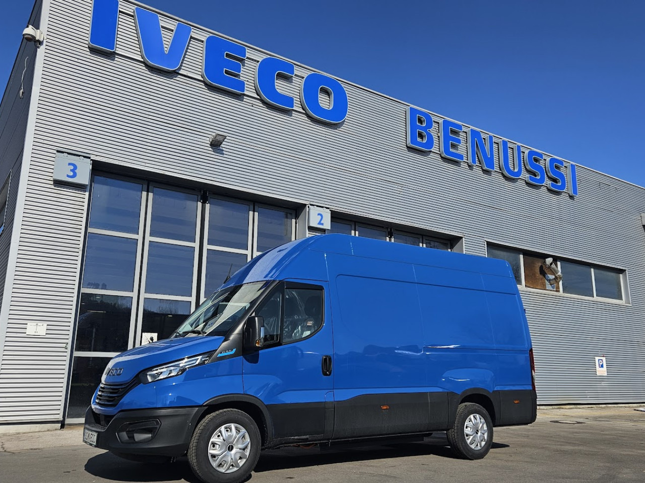 IVECO Daily 35 C 18H - Mikrobuss, Elektrikaubik: pilt 1 IVECO Daily 35 C 18H - Mikrobuss, Elektrikaubik: pilt 1