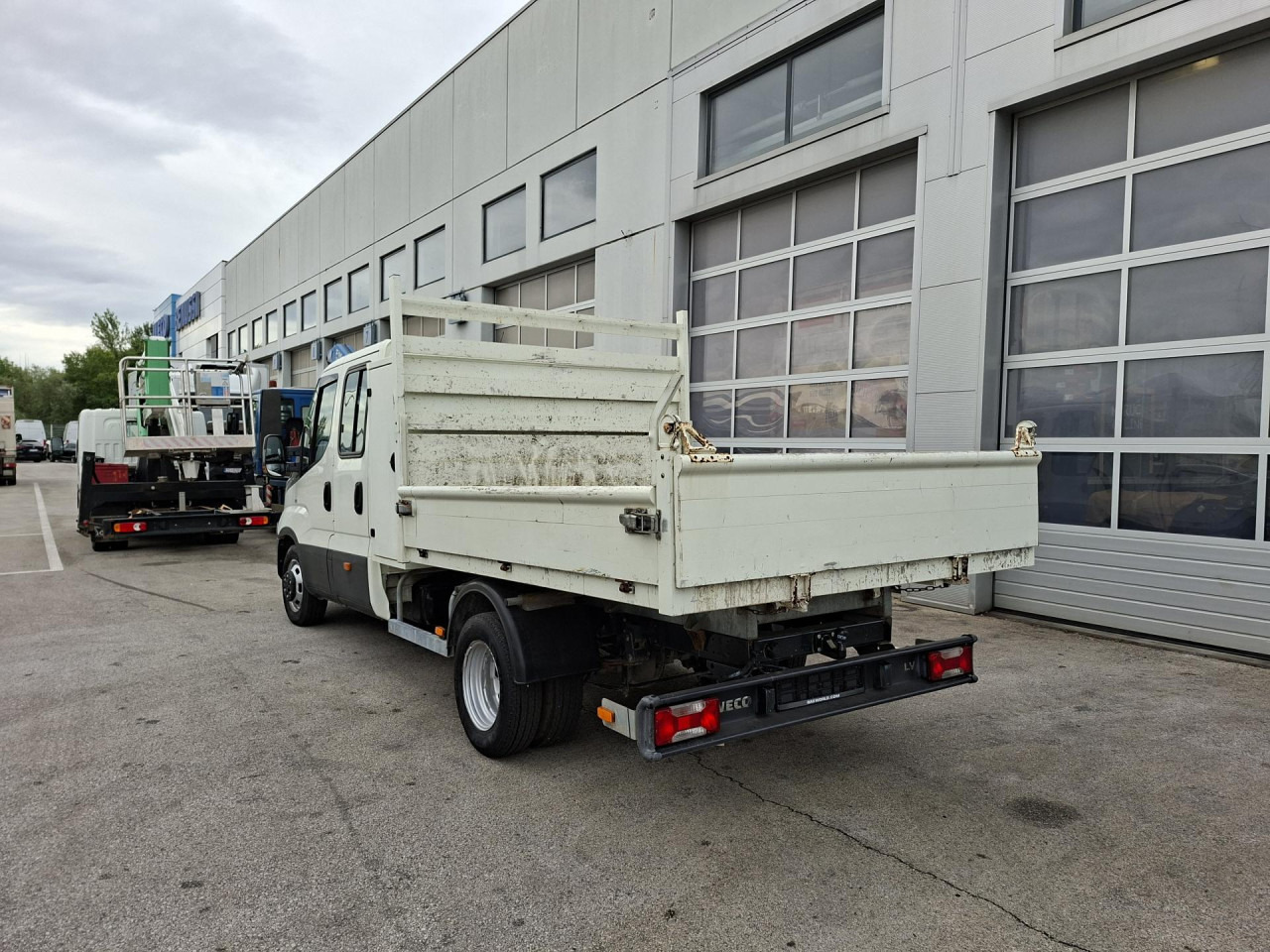 IVECO Daily 35C12D - Tarbesõiduk kallur, Meeskonnaauto: pilt 4 IVECO Daily 35C12D - Tarbesõiduk kallur, Meeskonnaauto: pilt 4