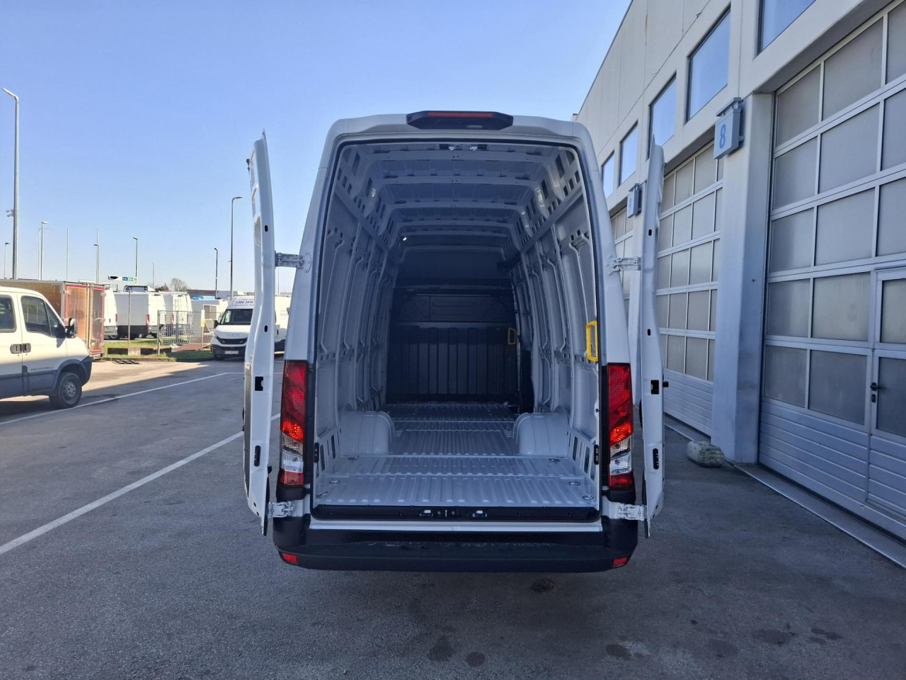IVECO Daily 35C18H V - Mikrobuss: pilt 5 IVECO Daily 35C18H V - Mikrobuss: pilt 5